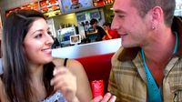 Il drague dans un macdo et va baiser une meuf Fran�aise
